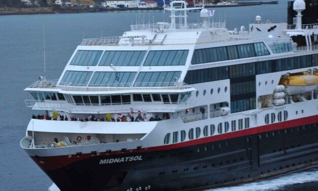 Hurtigruten Cruises: Travel booking tips